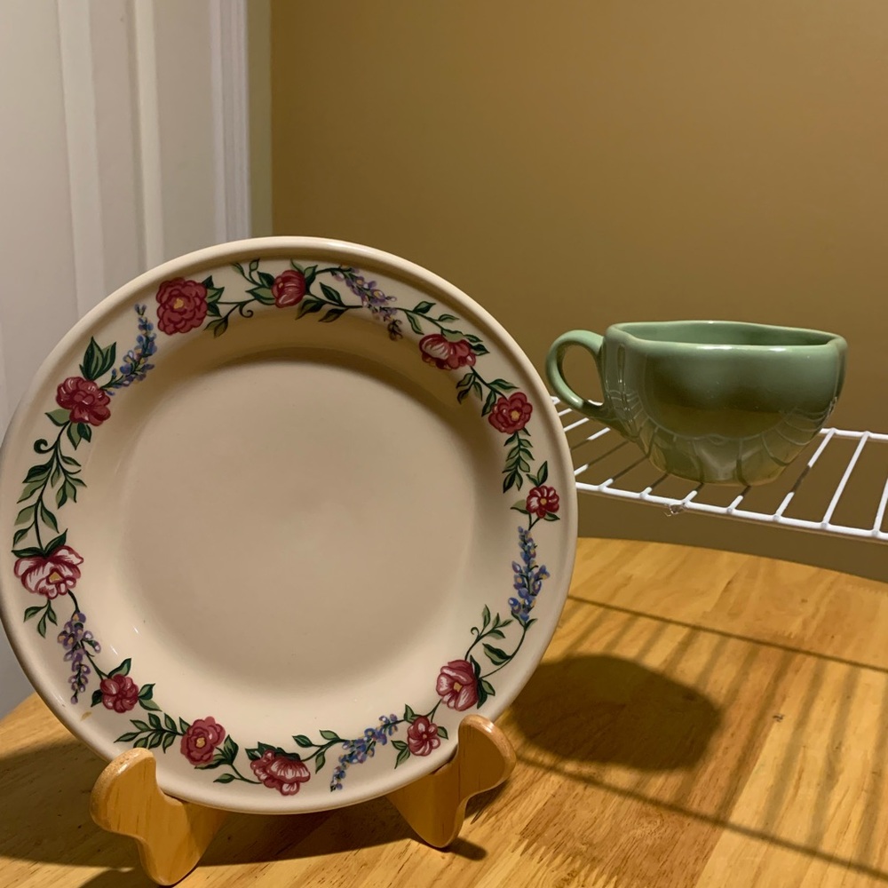 Henn La Petite Fleur 9” Plate Henn Coffee Cup
